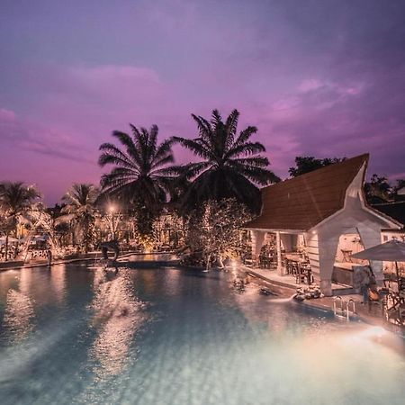 Bukit Daun Hotel And Resort Kediri  Extérieur photo