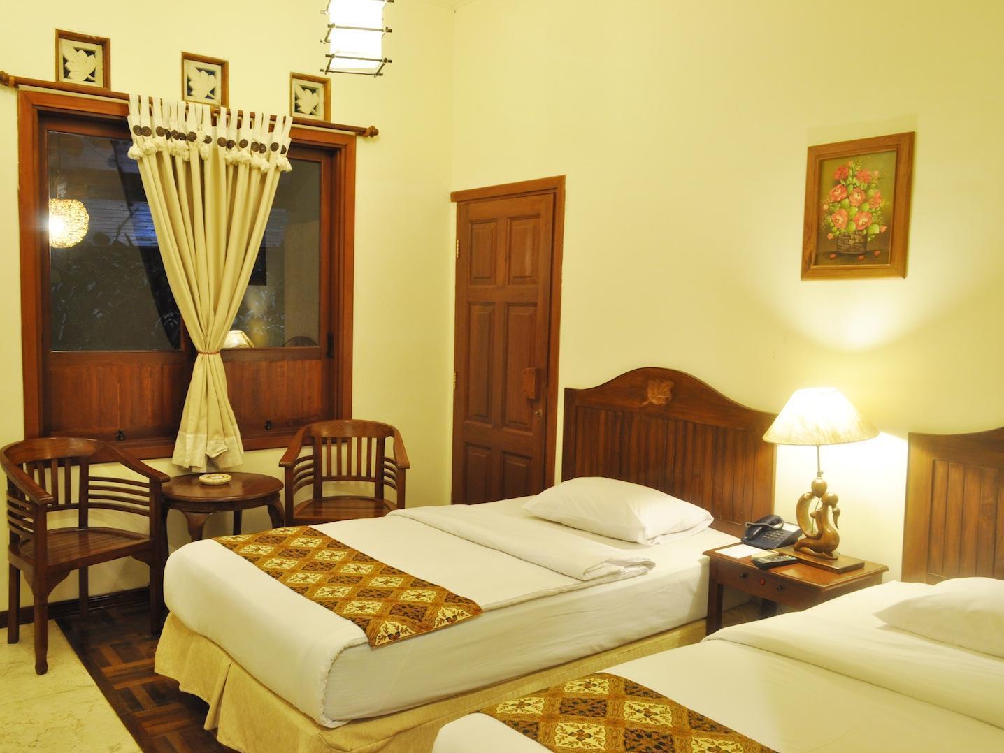 Bukit Daun Hotel And Resort Kediri  Extérieur photo