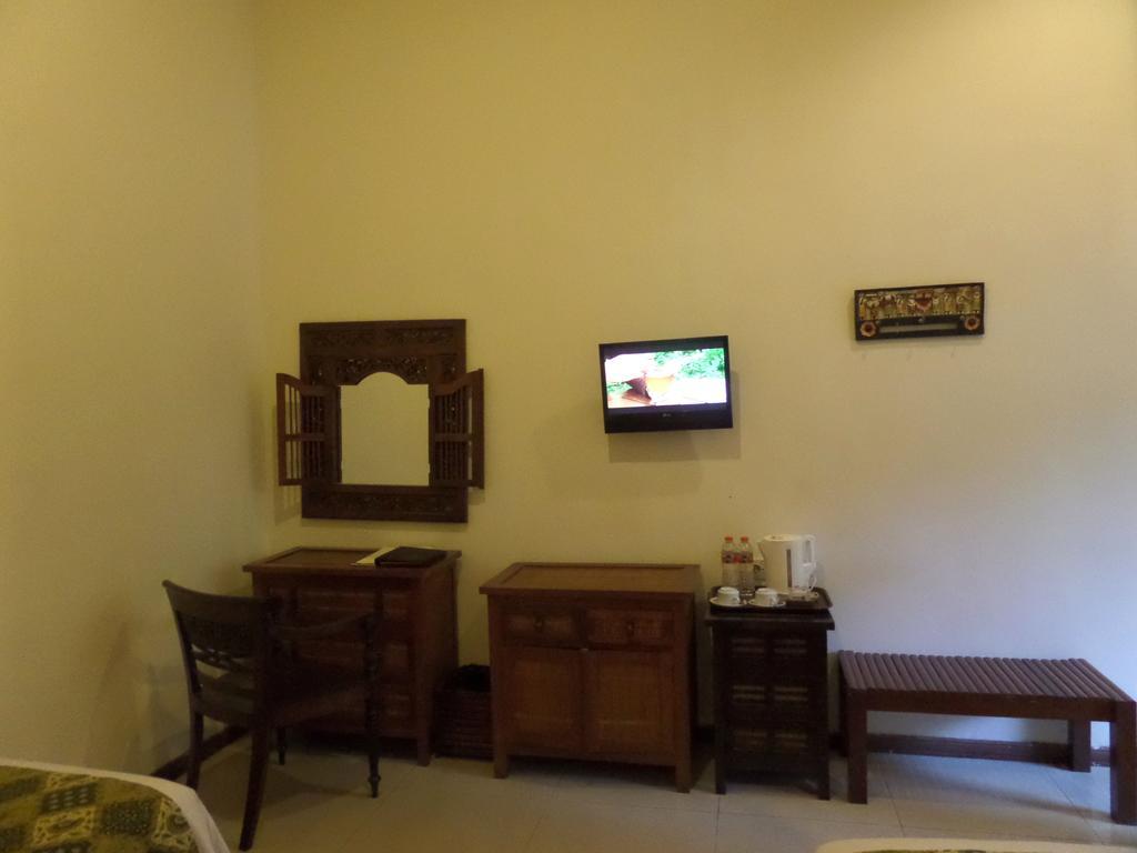 Bukit Daun Hotel And Resort Kediri  Extérieur photo