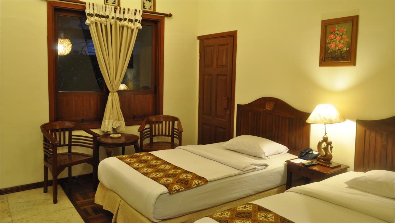 Bukit Daun Hotel And Resort Kediri  Extérieur photo