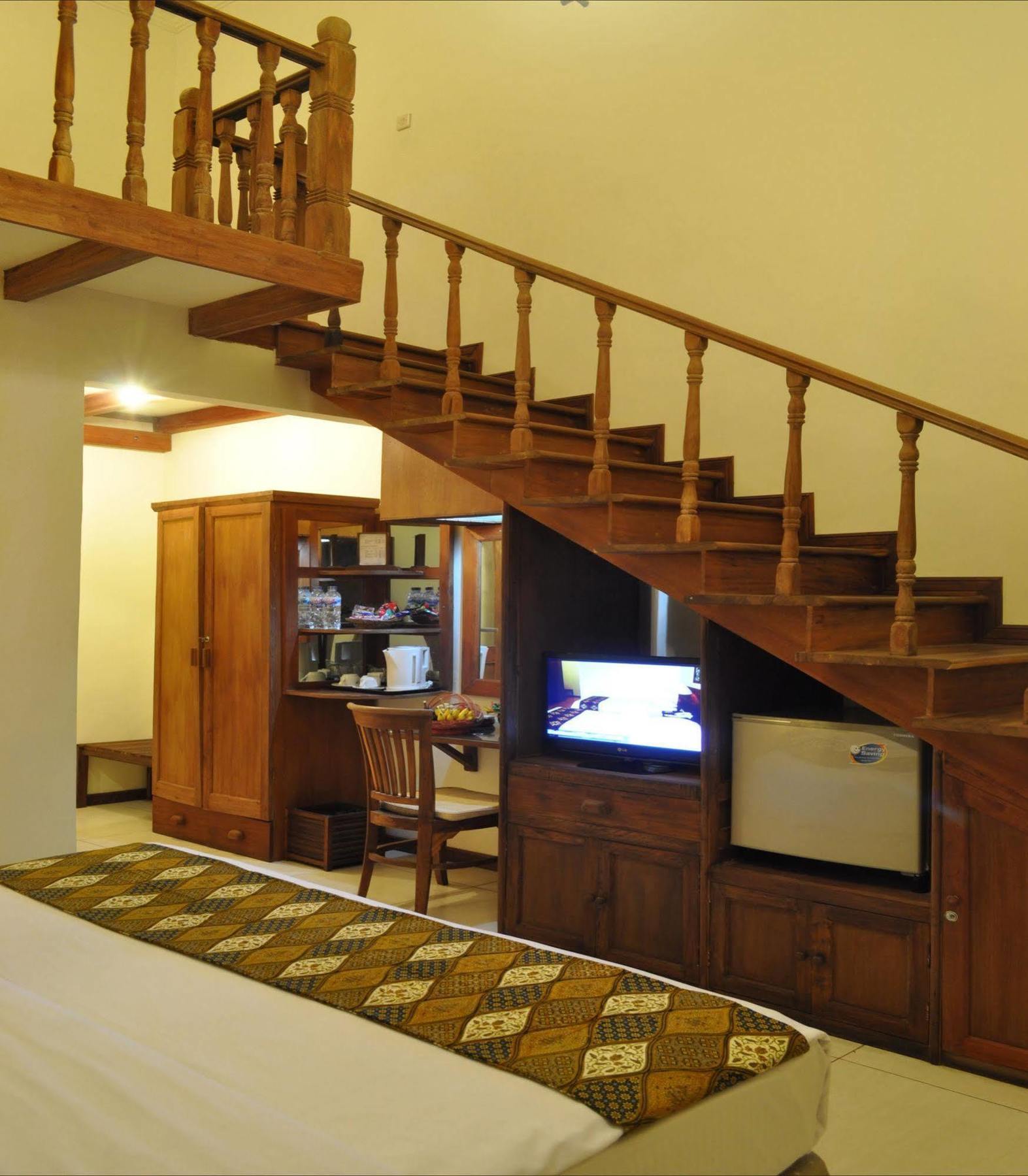 Bukit Daun Hotel And Resort Kediri  Extérieur photo