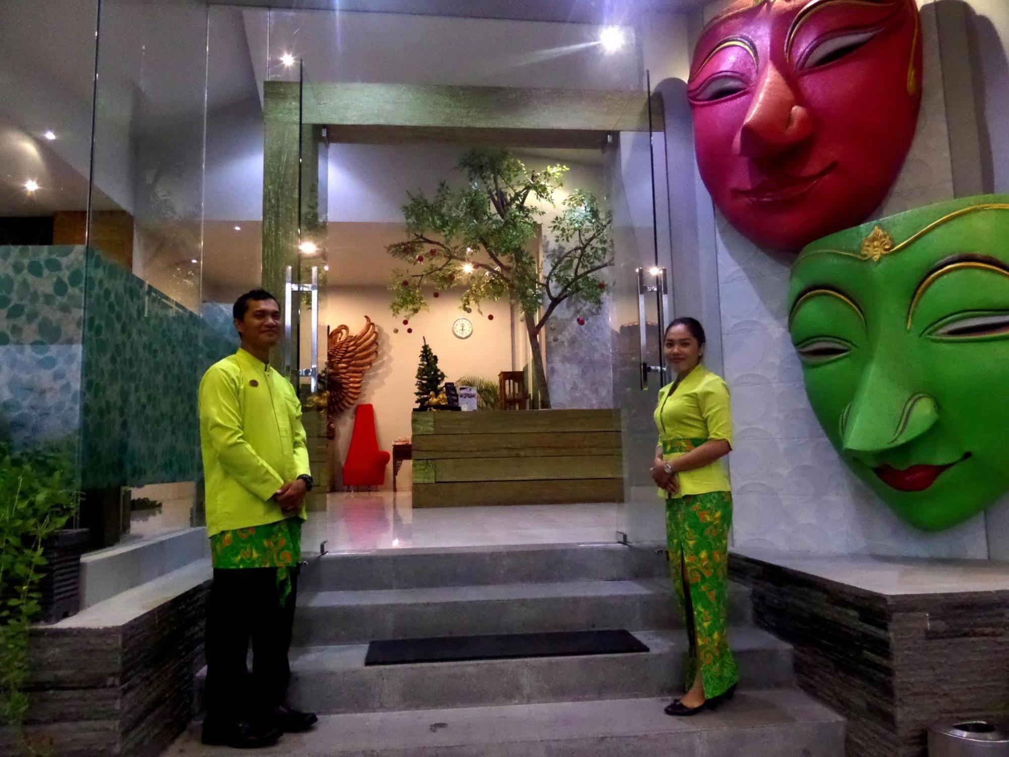 Bukit Daun Hotel And Resort Kediri  Extérieur photo